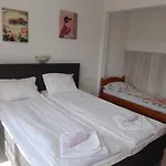 Διαμέρισμα Red House *